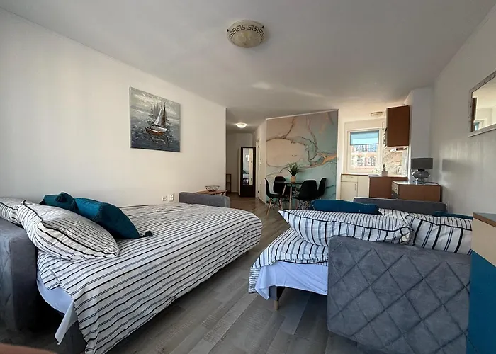 Apartment Bw - Aquamarin C6